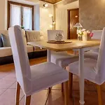 Il Monastero Διαμέρισμα *