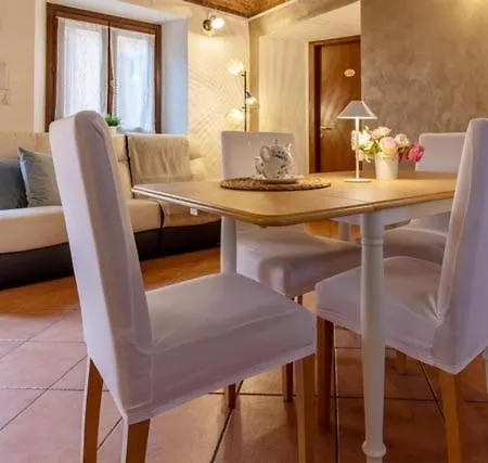 Il Monastero Διαμέρισμα *